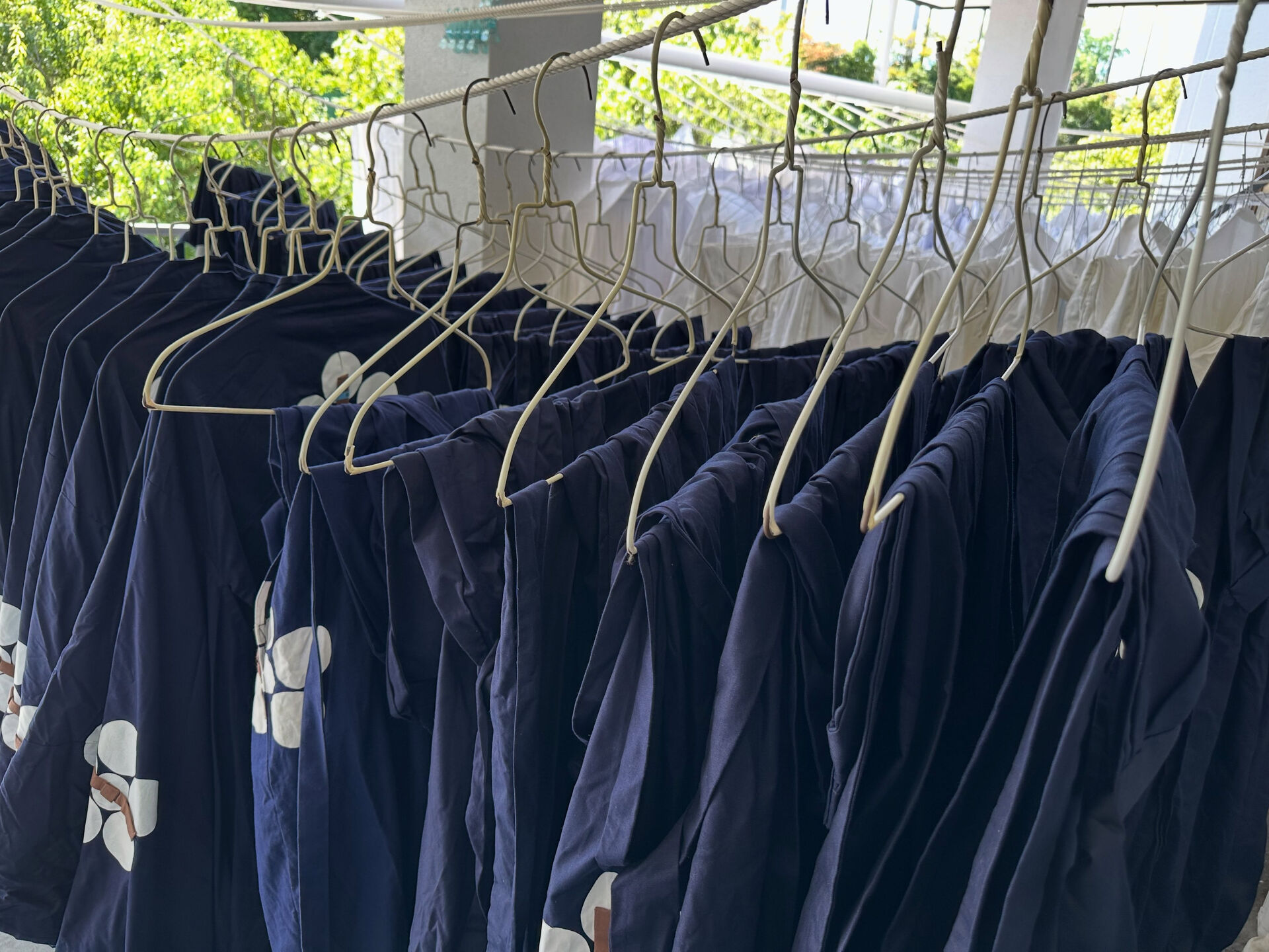 雨の日に困ったことはありませんか？💧私たちは、濡れた服でも安